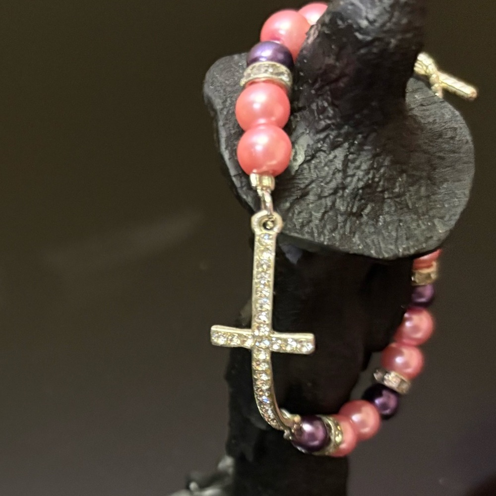 Handmade Pink & Purple Beaded Cross Bracelet — NEW WITH TAG 🏷️